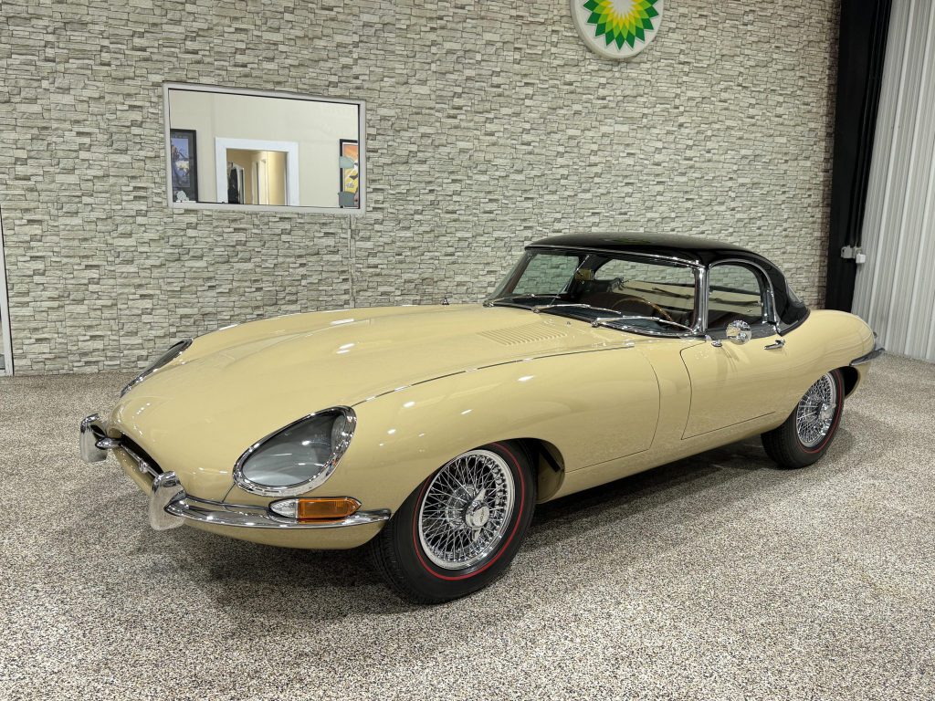 1967 Jaguar XKE Series I Roadster (E-Type)